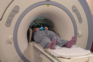 A new MRI simulator and cinema system for pediatric patients. 